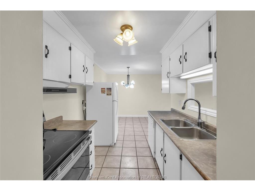 









975


Grand

Avenue West, 304,
Chatham,




ON
N7L 4Z6


