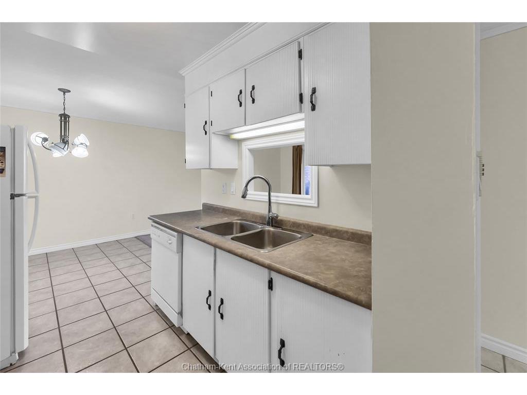 









975


Grand

Avenue West, 304,
Chatham,




ON
N7L 4Z6


