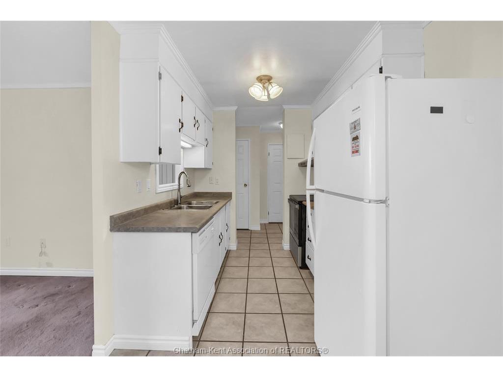 









975


Grand

Avenue West, 304,
Chatham,




ON
N7L 4Z6

