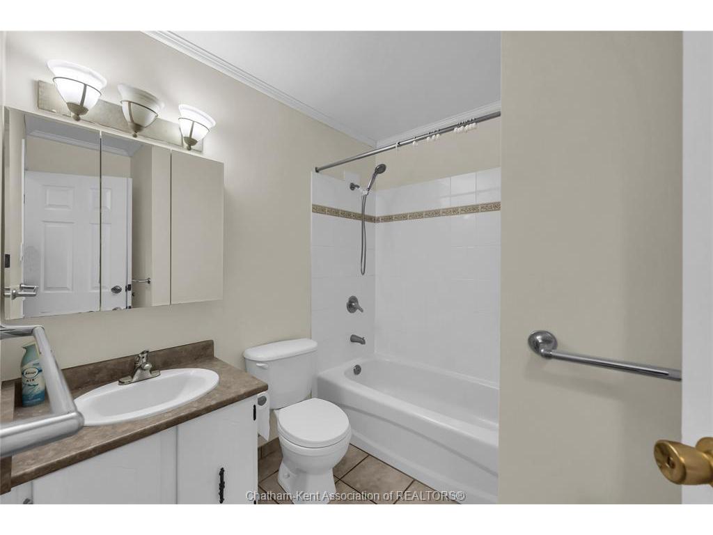 









975


Grand

Avenue West, 304,
Chatham,




ON
N7L 4Z6

