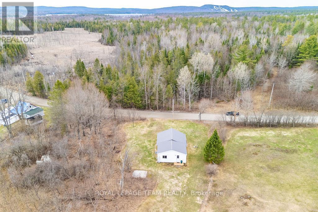 












5242 MURPHY ROAD

,
Greater Madawaska,




Ontario
K0J1H0

