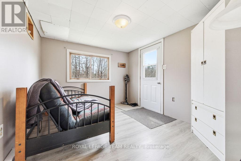 












5242 MURPHY ROAD

,
Greater Madawaska,




Ontario
K0J1H0

