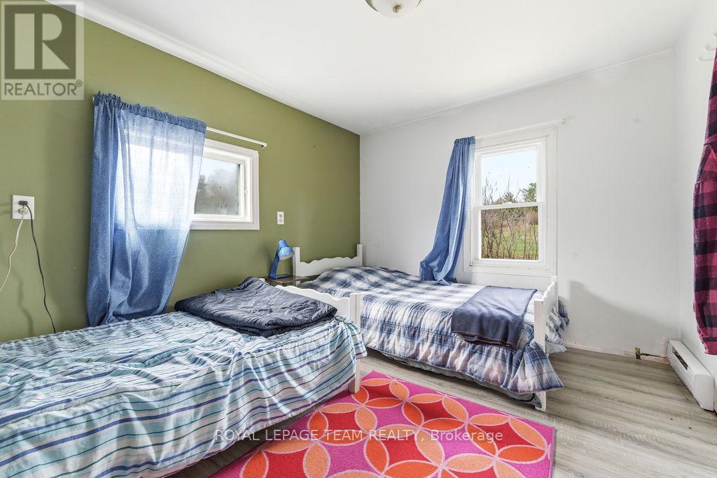 












5242 MURPHY ROAD

,
Greater Madawaska,




Ontario
K0J1H0

