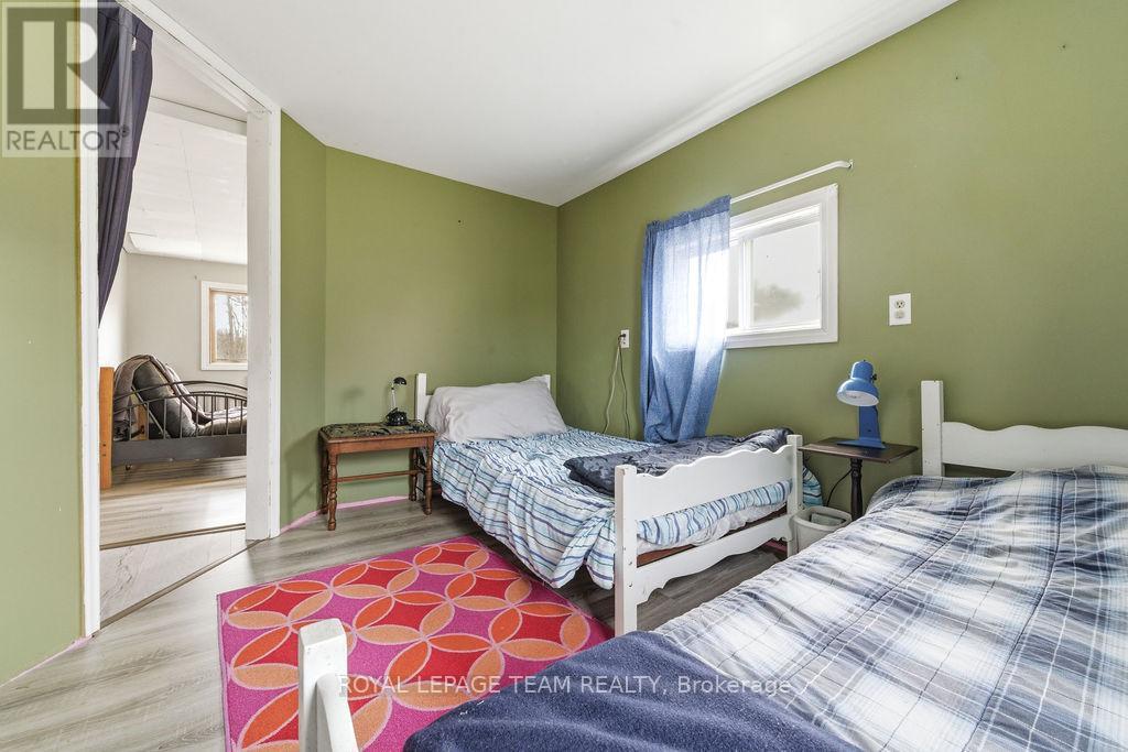 












5242 MURPHY ROAD

,
Greater Madawaska,




Ontario
K0J1H0

