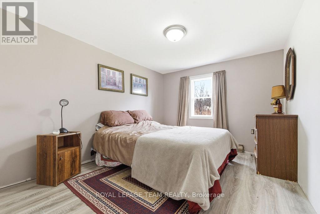












5242 MURPHY ROAD

,
Greater Madawaska,




Ontario
K0J1H0


