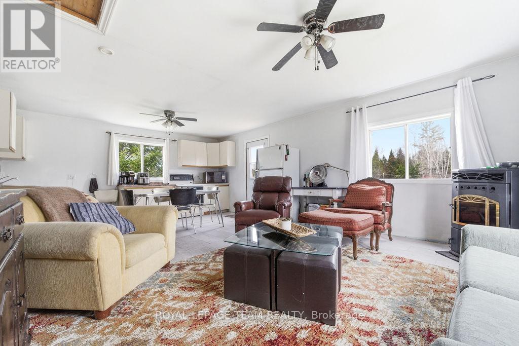 












5242 MURPHY ROAD

,
Greater Madawaska,




Ontario
K0J1H0

