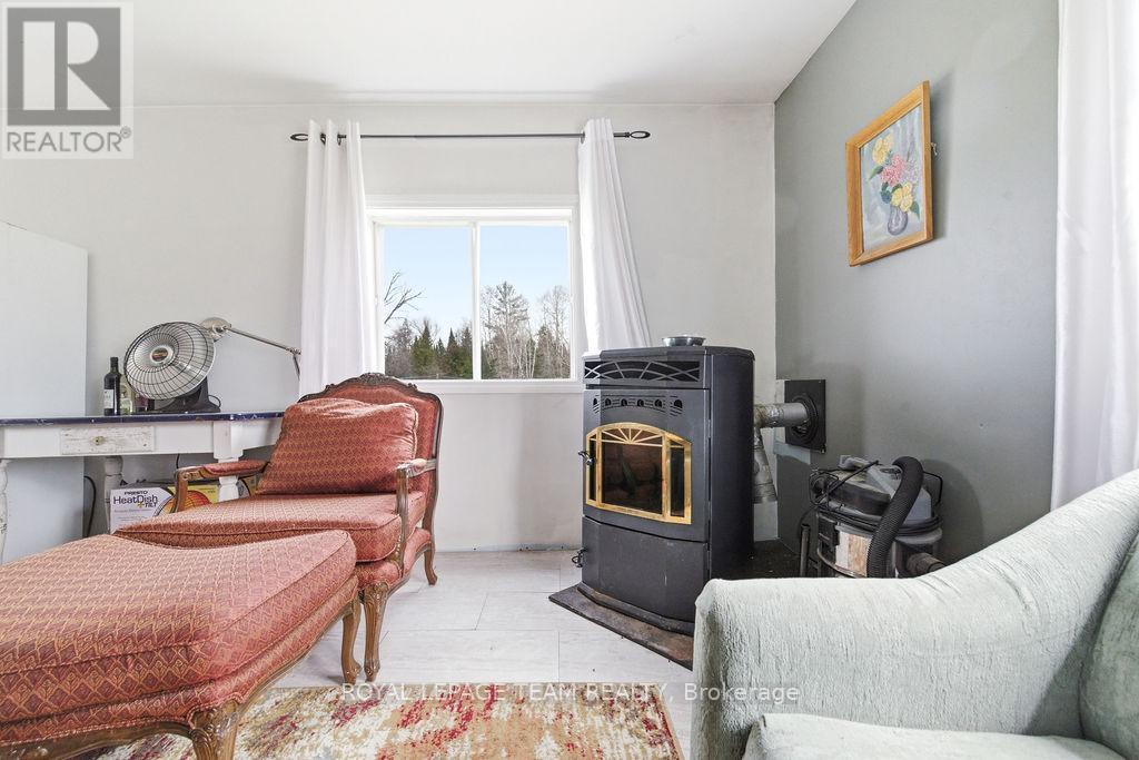 












5242 MURPHY ROAD

,
Greater Madawaska,




Ontario
K0J1H0


