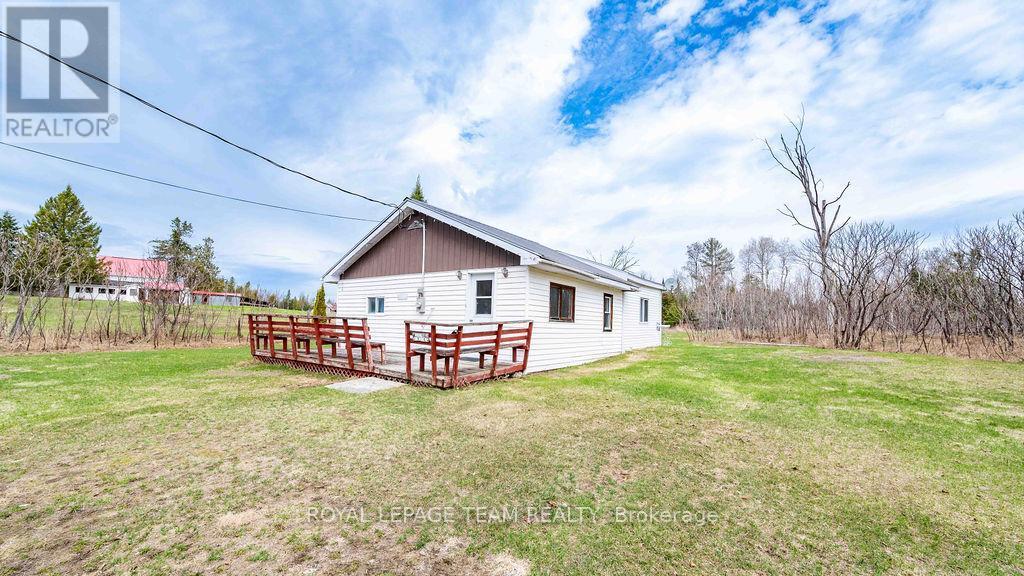 












5242 MURPHY ROAD

,
Greater Madawaska,




Ontario
K0J1H0

