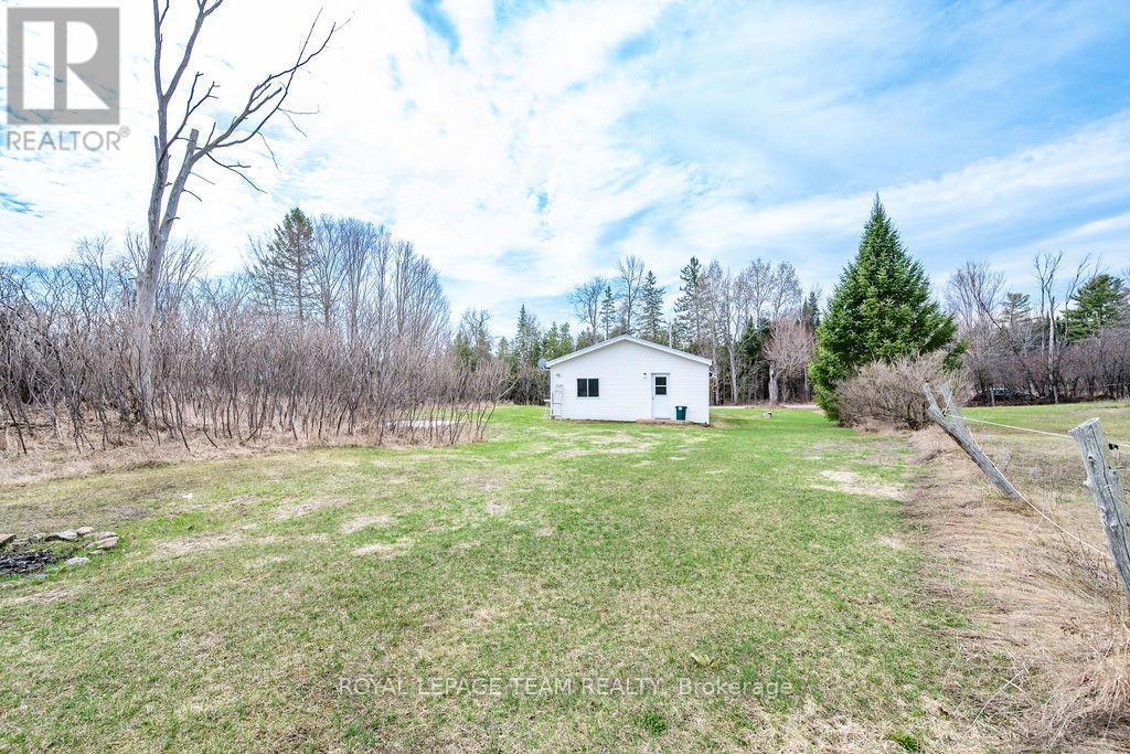 












5242 MURPHY ROAD

,
Greater Madawaska,




Ontario
K0J1H0

