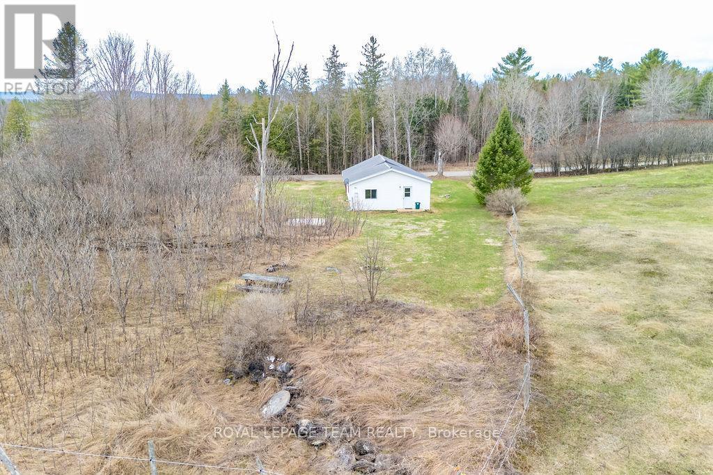 












5242 MURPHY ROAD

,
Greater Madawaska,




Ontario
K0J1H0

