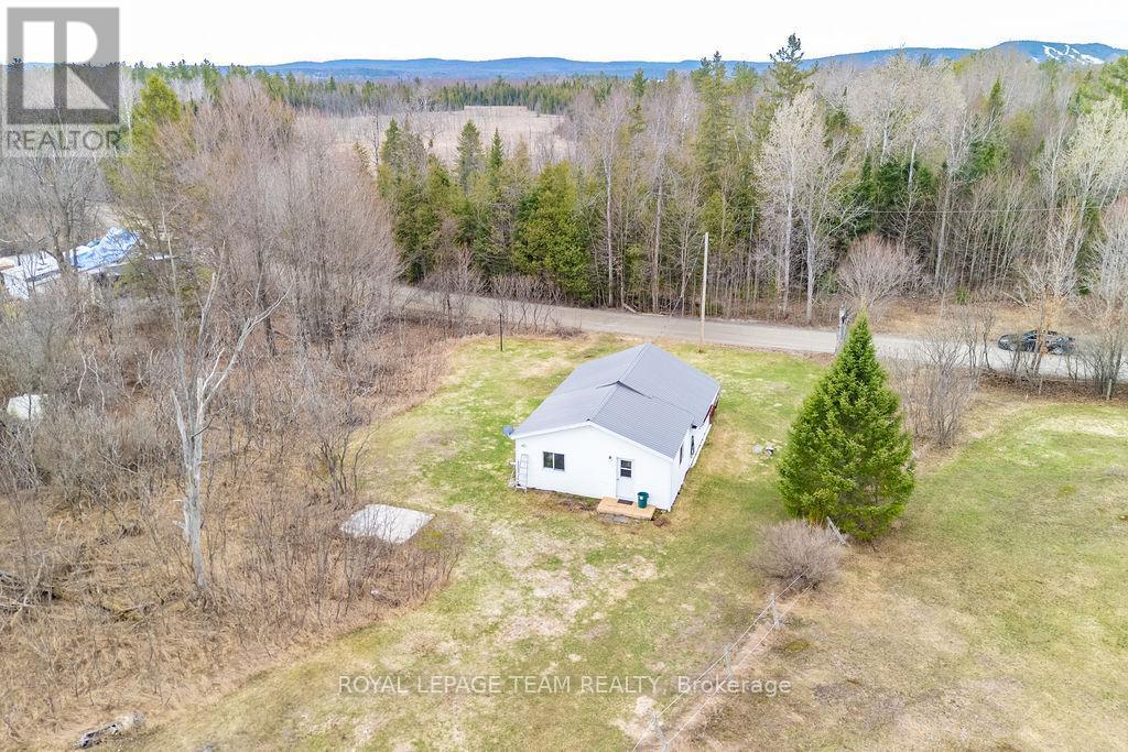 












5242 MURPHY ROAD

,
Greater Madawaska,




Ontario
K0J1H0

