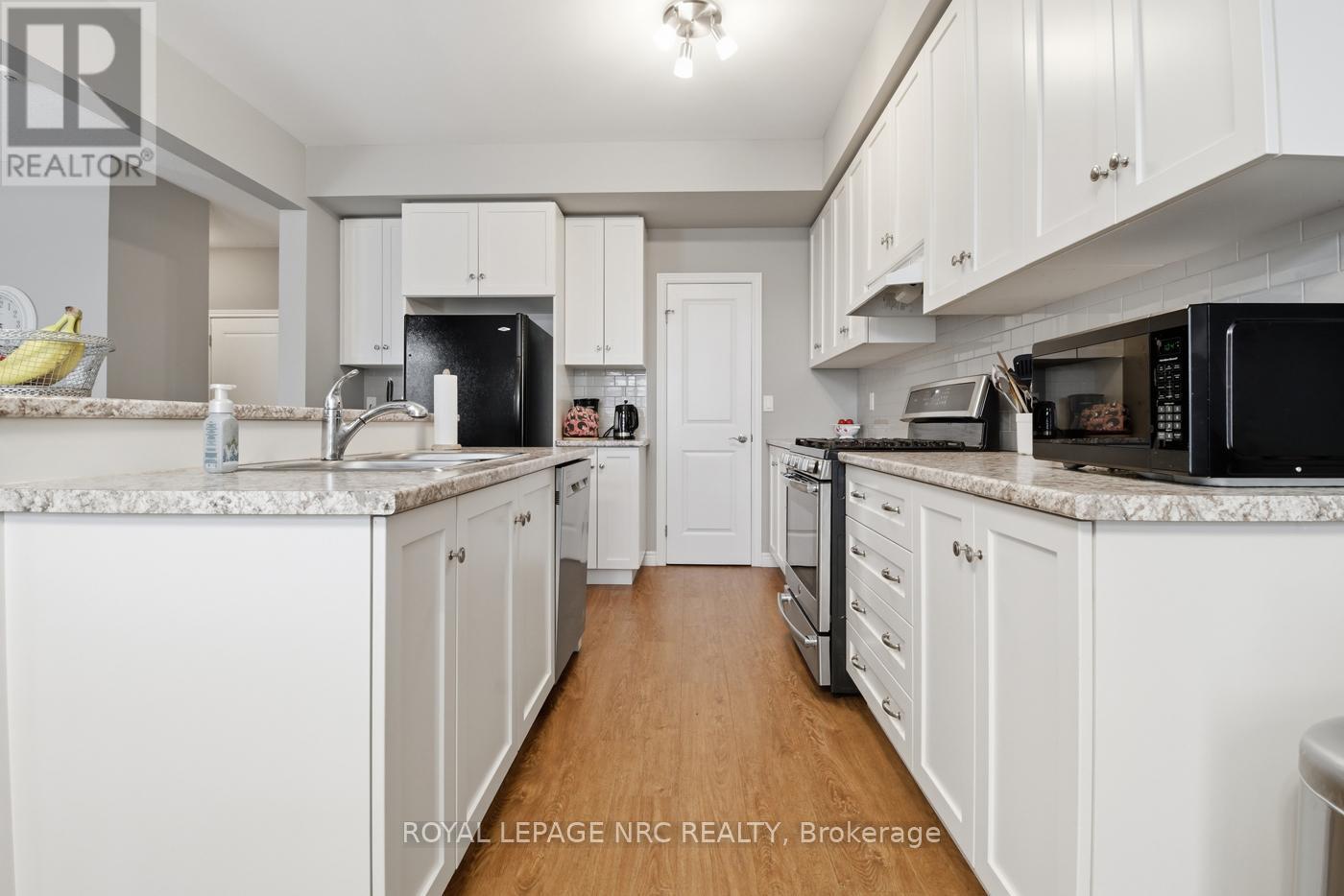 












633 WINSTON ROAD

,
Grimsby (Grimsby Beach),




Ontario
L3M0H4

