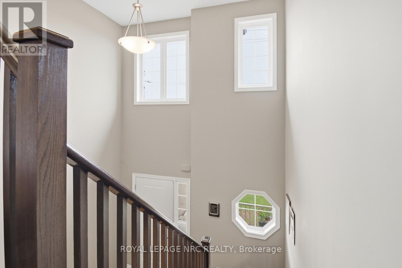 












633 WINSTON ROAD

,
Grimsby (Grimsby Beach),




Ontario
L3M0H4

