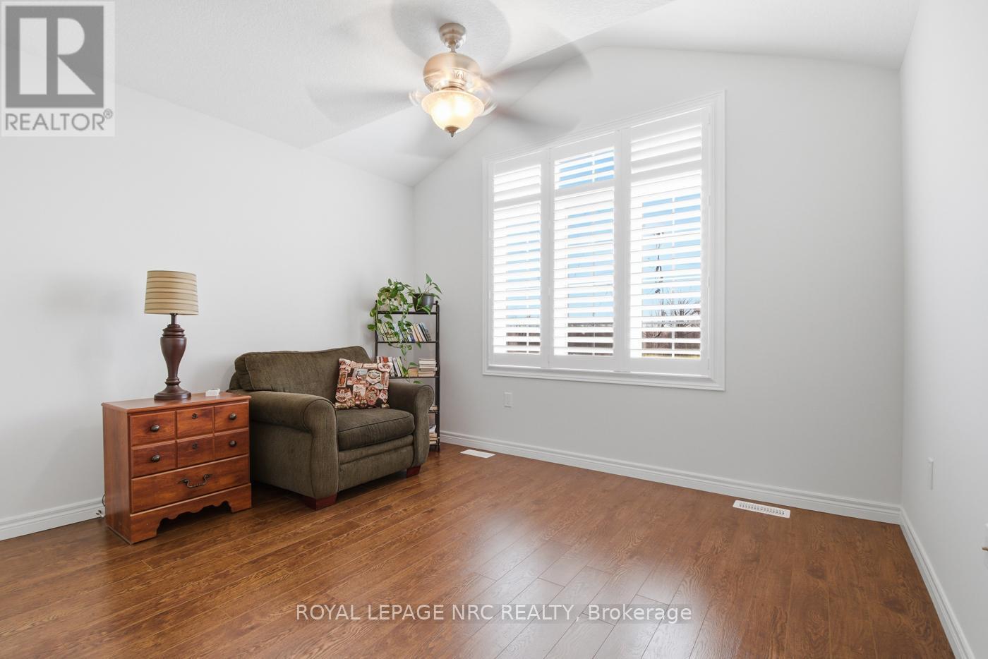 












633 WINSTON ROAD

,
Grimsby (Grimsby Beach),




Ontario
L3M0H4

