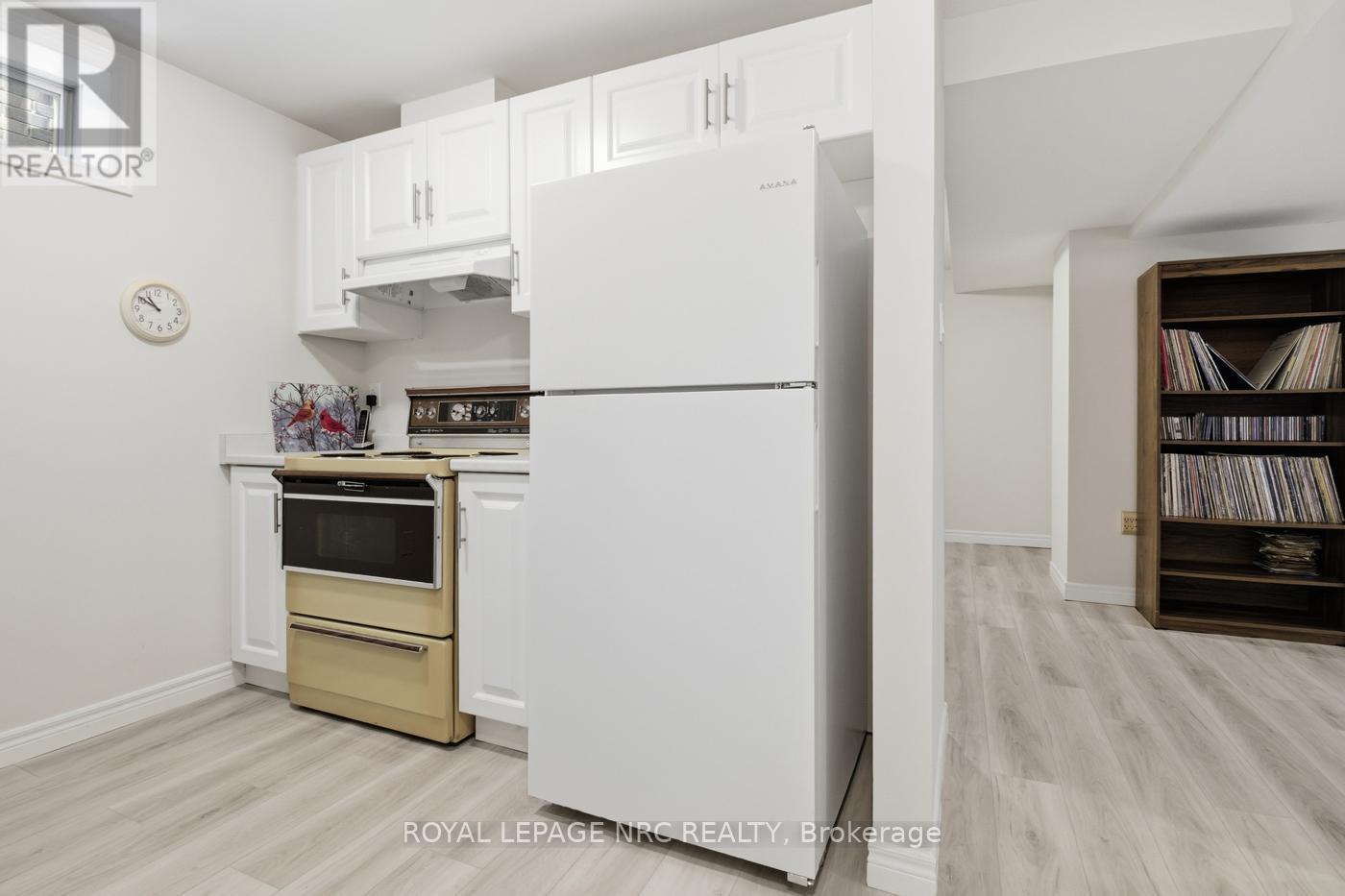 












633 WINSTON ROAD

,
Grimsby (Grimsby Beach),




Ontario
L3M0H4

