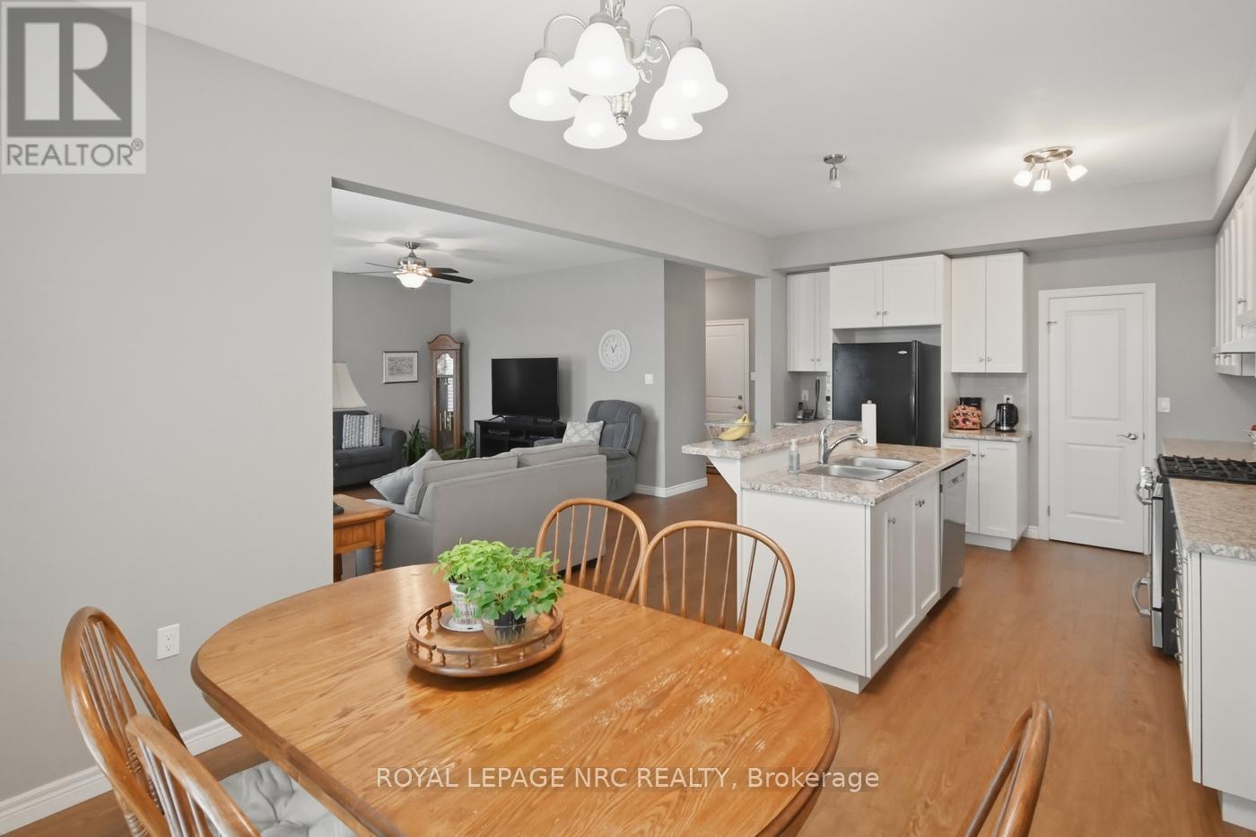 












633 WINSTON ROAD

,
Grimsby (Grimsby Beach),




Ontario
L3M0H4

