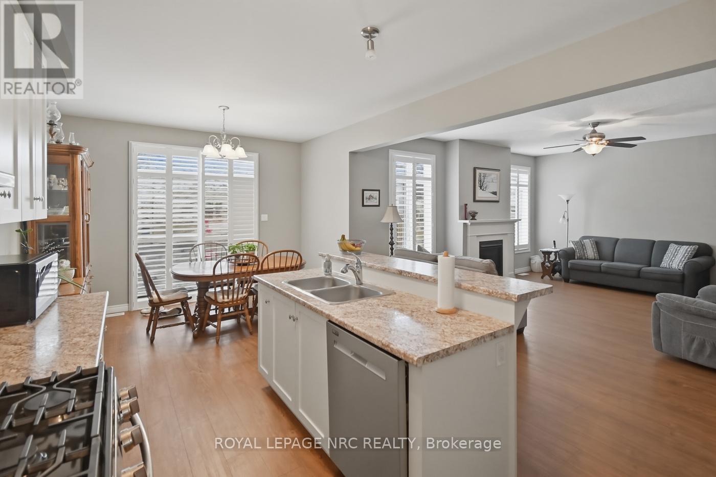 












633 WINSTON ROAD

,
Grimsby (Grimsby Beach),




Ontario
L3M0H4

