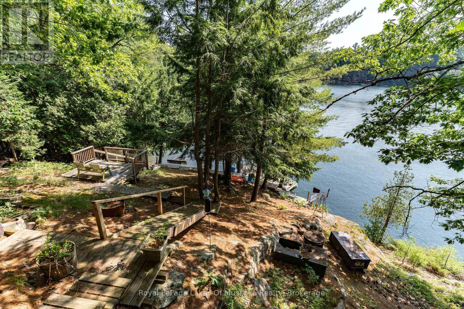 












1 - 1060 SKELETON LAKE 3 ROAD

,
Muskoka Lakes (Watt),




Ontario
P0B1M0

