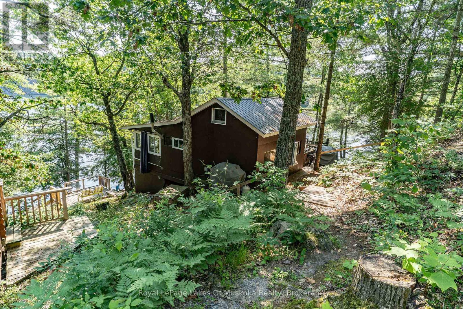 












1 - 1060 SKELETON LAKE 3 ROAD

,
Muskoka Lakes (Watt),




Ontario
P0B1M0


