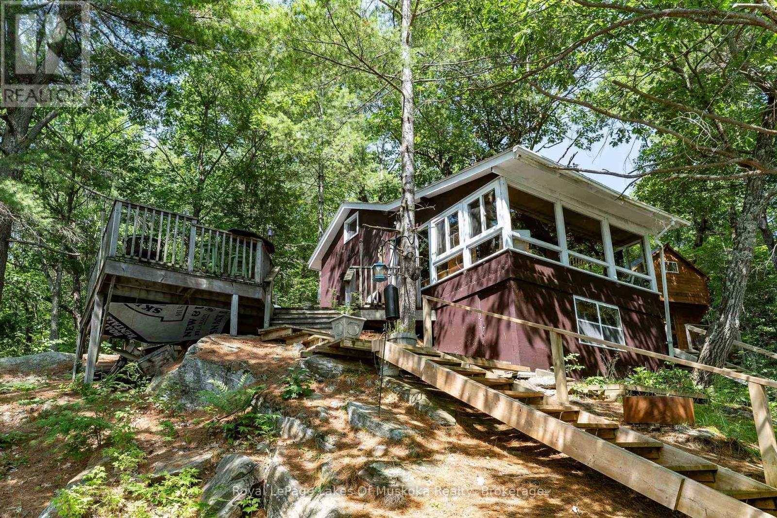 












1 - 1060 SKELETON LAKE 3 ROAD

,
Muskoka Lakes (Watt),




Ontario
P0B1M0

