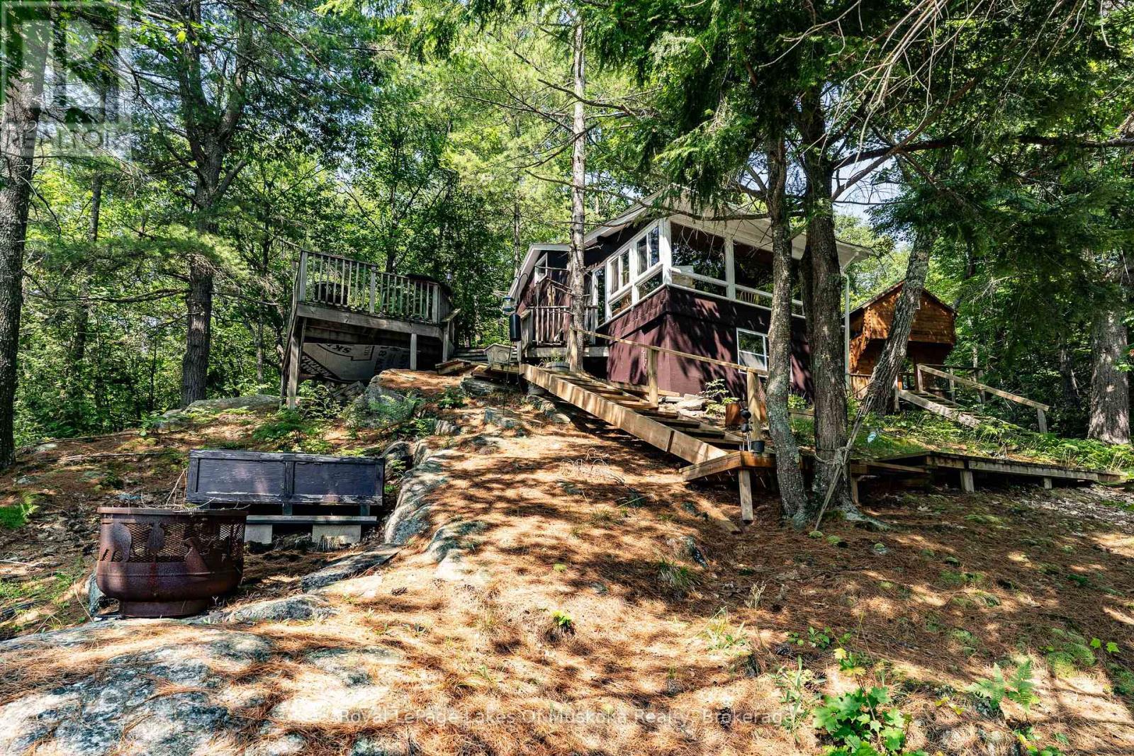 












1 - 1060 SKELETON LAKE 3 ROAD

,
Muskoka Lakes (Watt),




Ontario
P0B1M0

