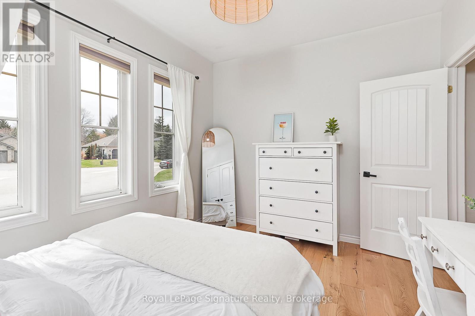 












7 GRACE AVENUE

,
Meaford,




Ontario
N4L1E7

