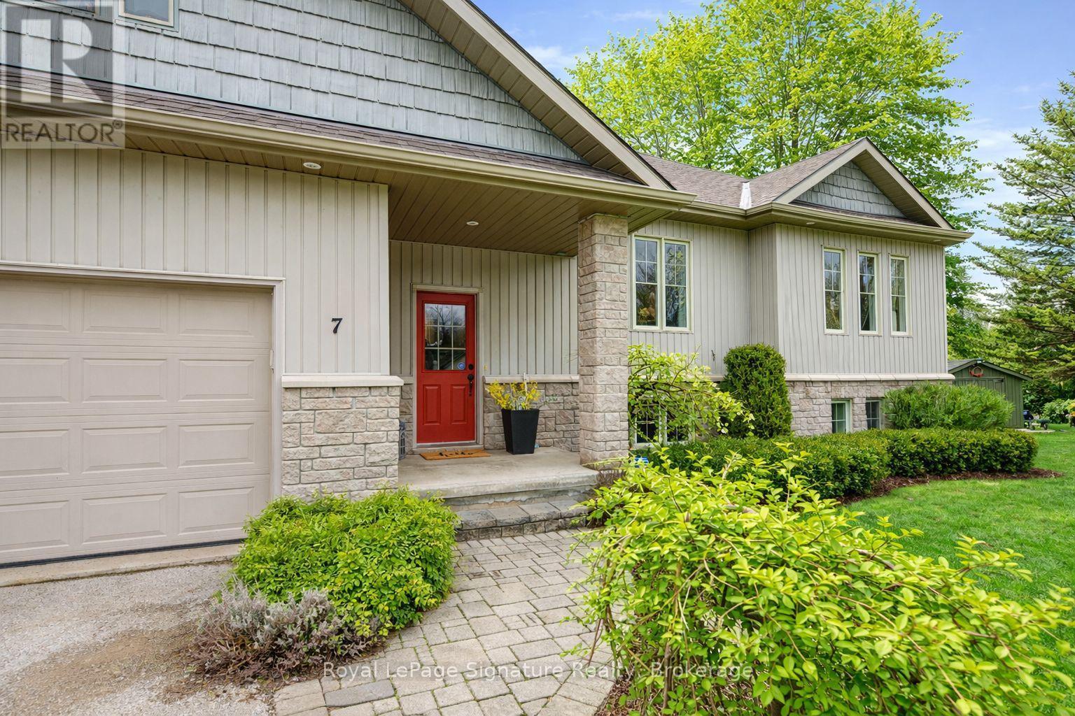 












7 GRACE AVENUE

,
Meaford,




Ontario
N4L1E7

