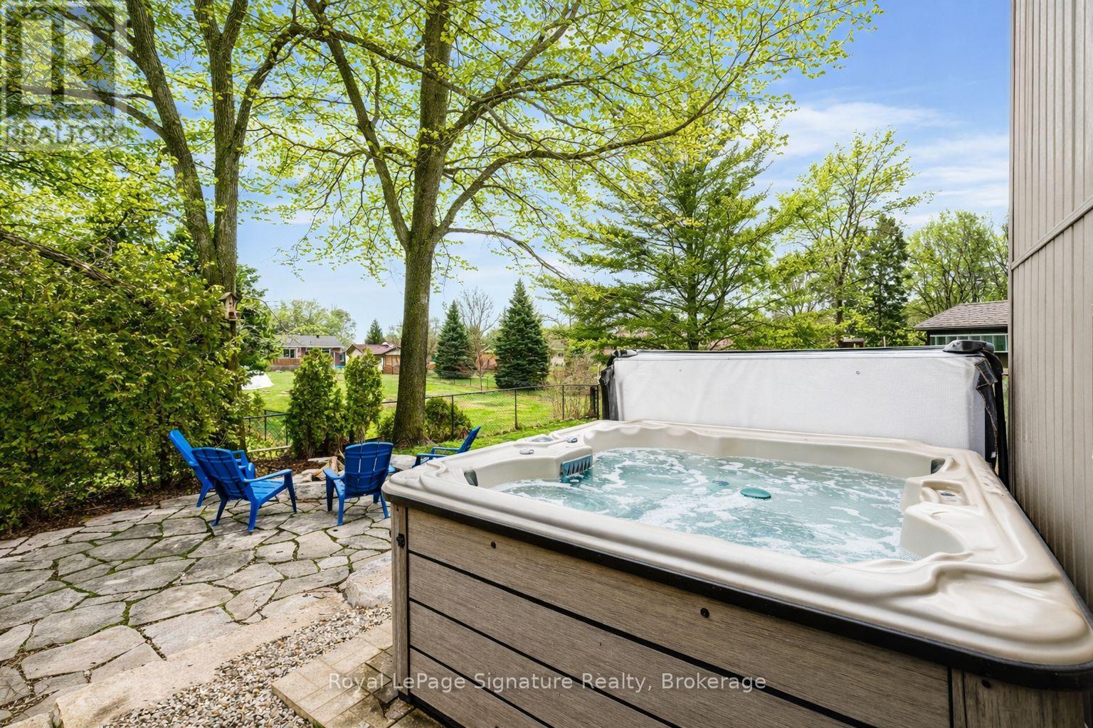 












7 GRACE AVENUE

,
Meaford,




Ontario
N4L1E7

