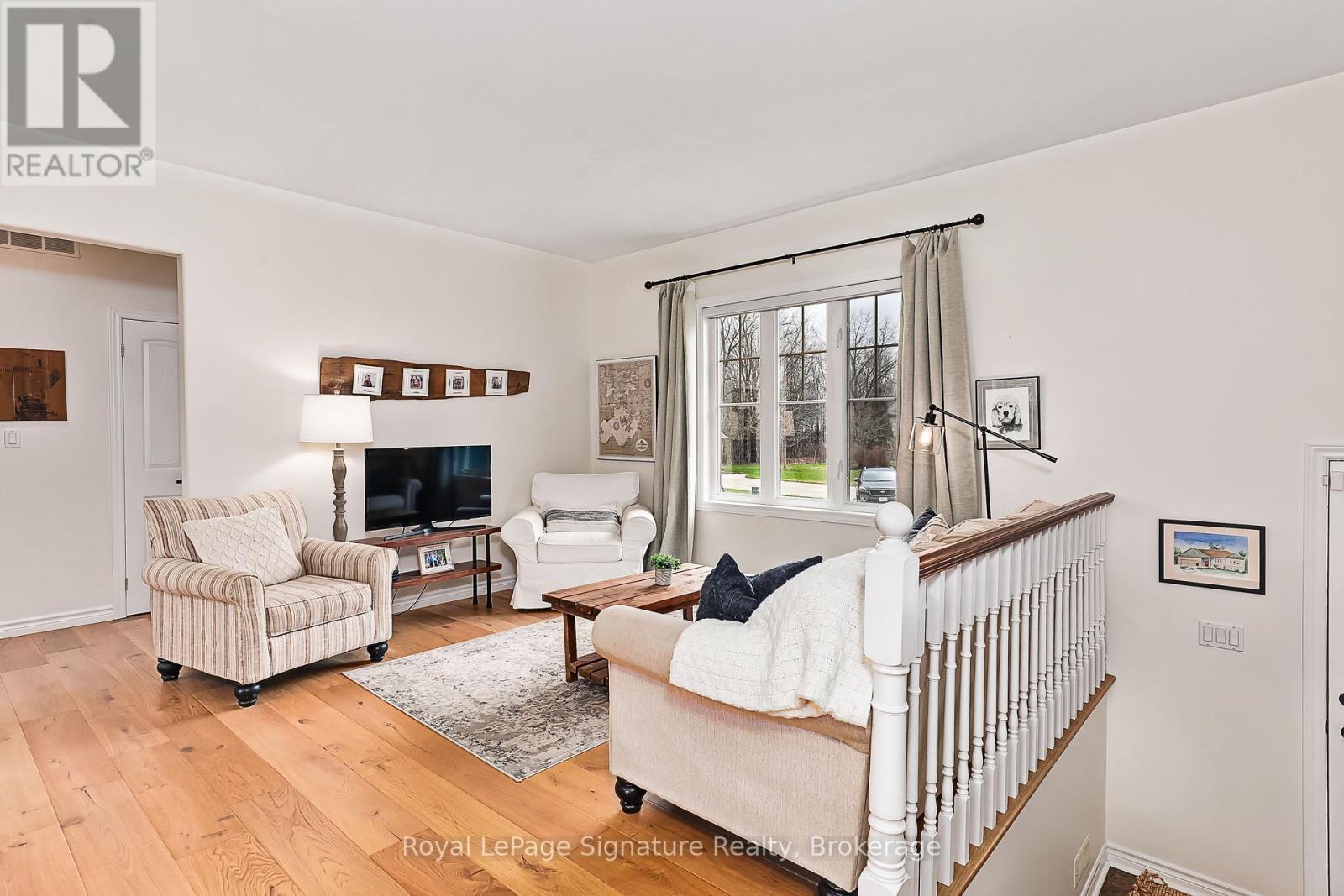 












7 GRACE AVENUE

,
Meaford,




Ontario
N4L1E7

