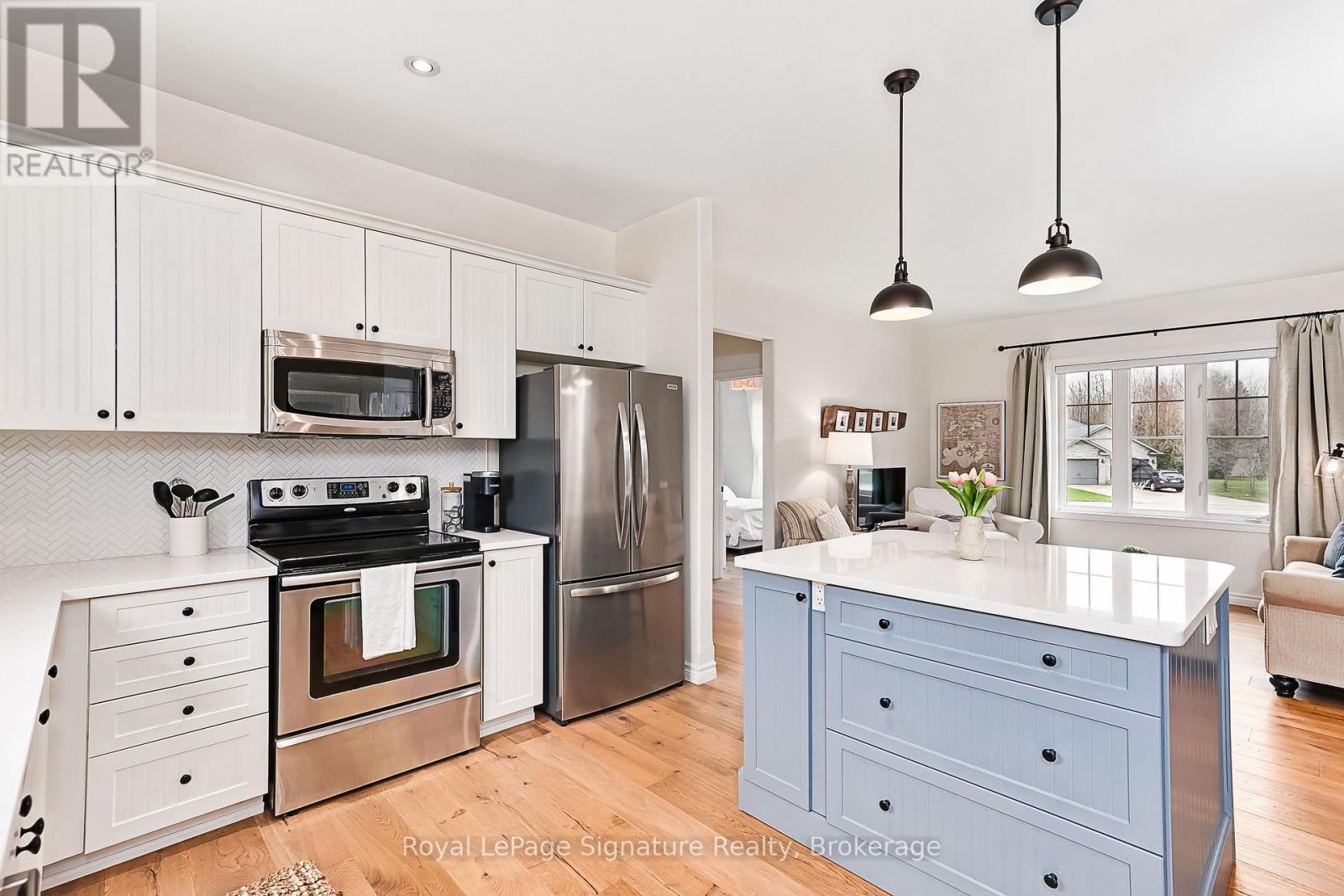 












7 GRACE AVENUE

,
Meaford,




Ontario
N4L1E7

