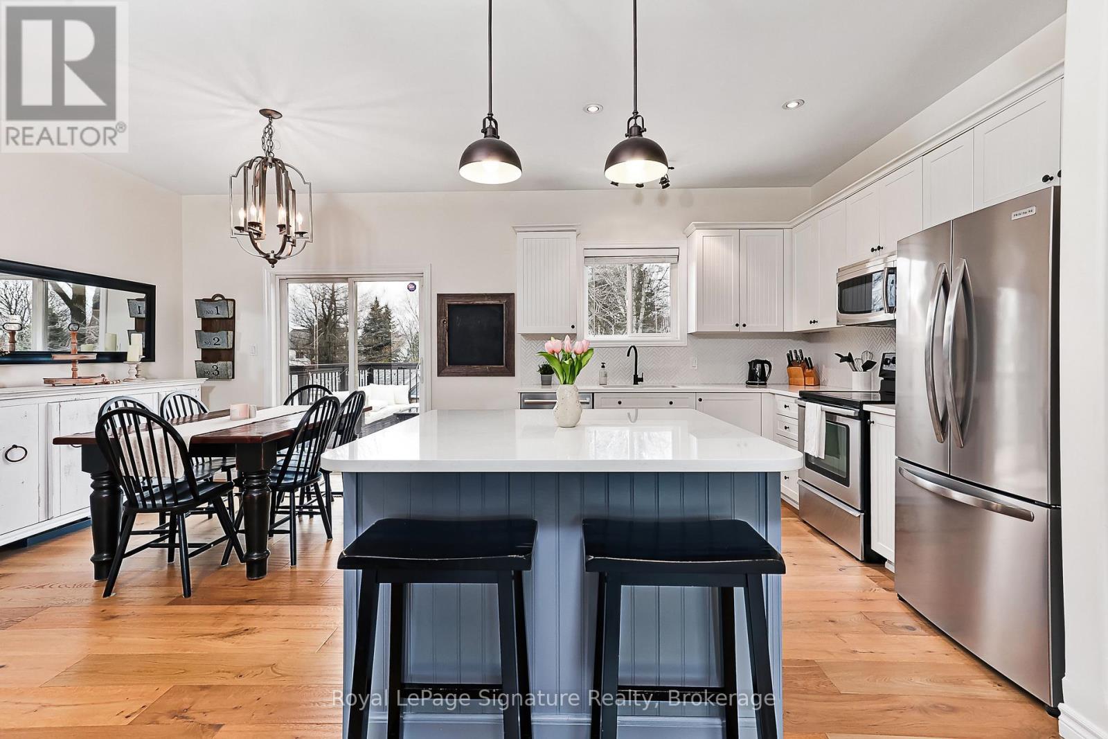 












7 GRACE AVENUE

,
Meaford,




Ontario
N4L1E7

