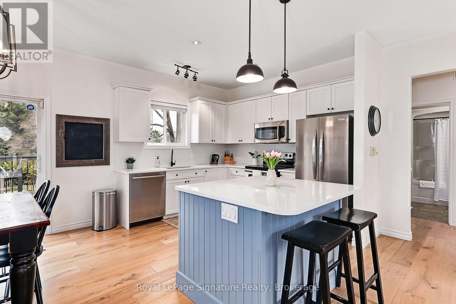 












7 GRACE AVENUE

,
Meaford,




Ontario
N4L1E7

