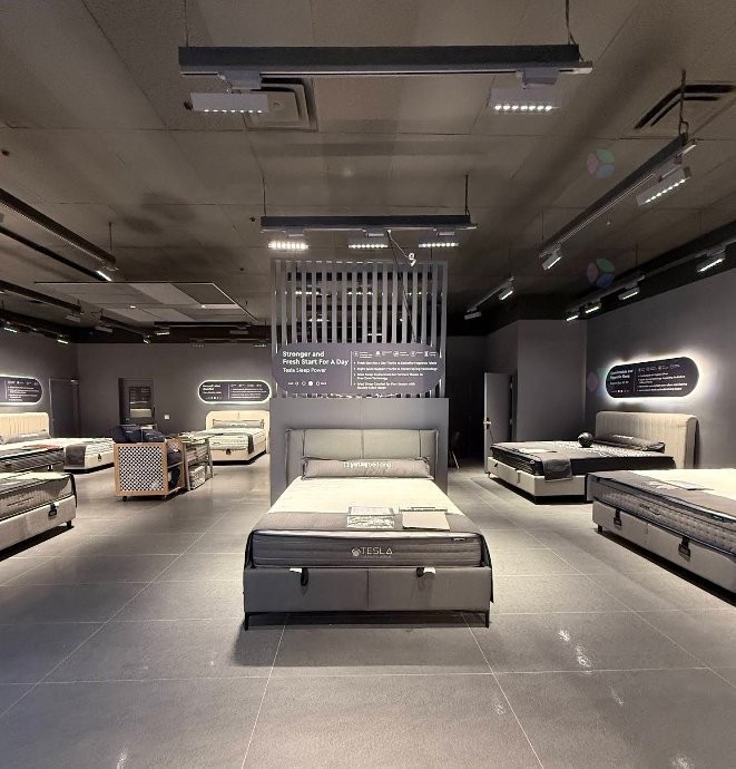 









8780


Boul. St-Laurent

, 1Z,
Montréal (Ahuntsic-Cartierville),




QC
H2N1M4

