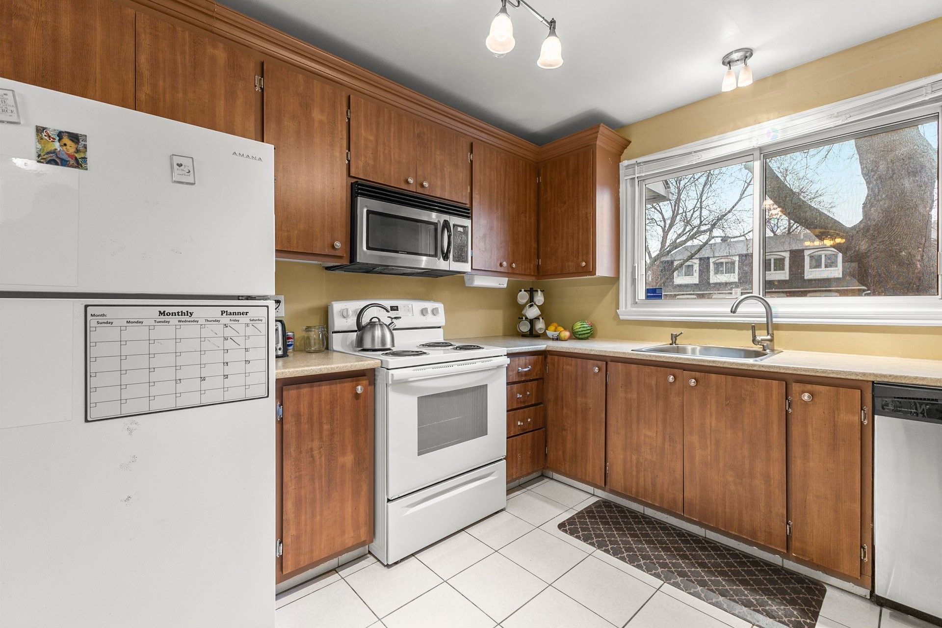 









4596Z


Rue Lake

,
Dollard-des-Ormeaux,




QC
H9G1G8

