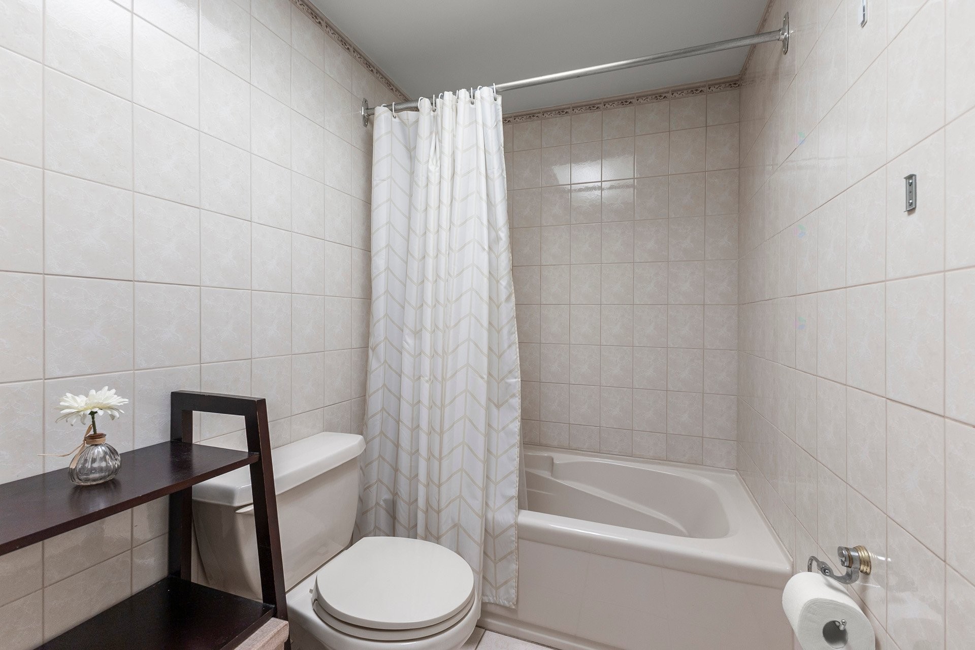 









4596Z


Rue Lake

,
Dollard-des-Ormeaux,




QC
H9G1G8

