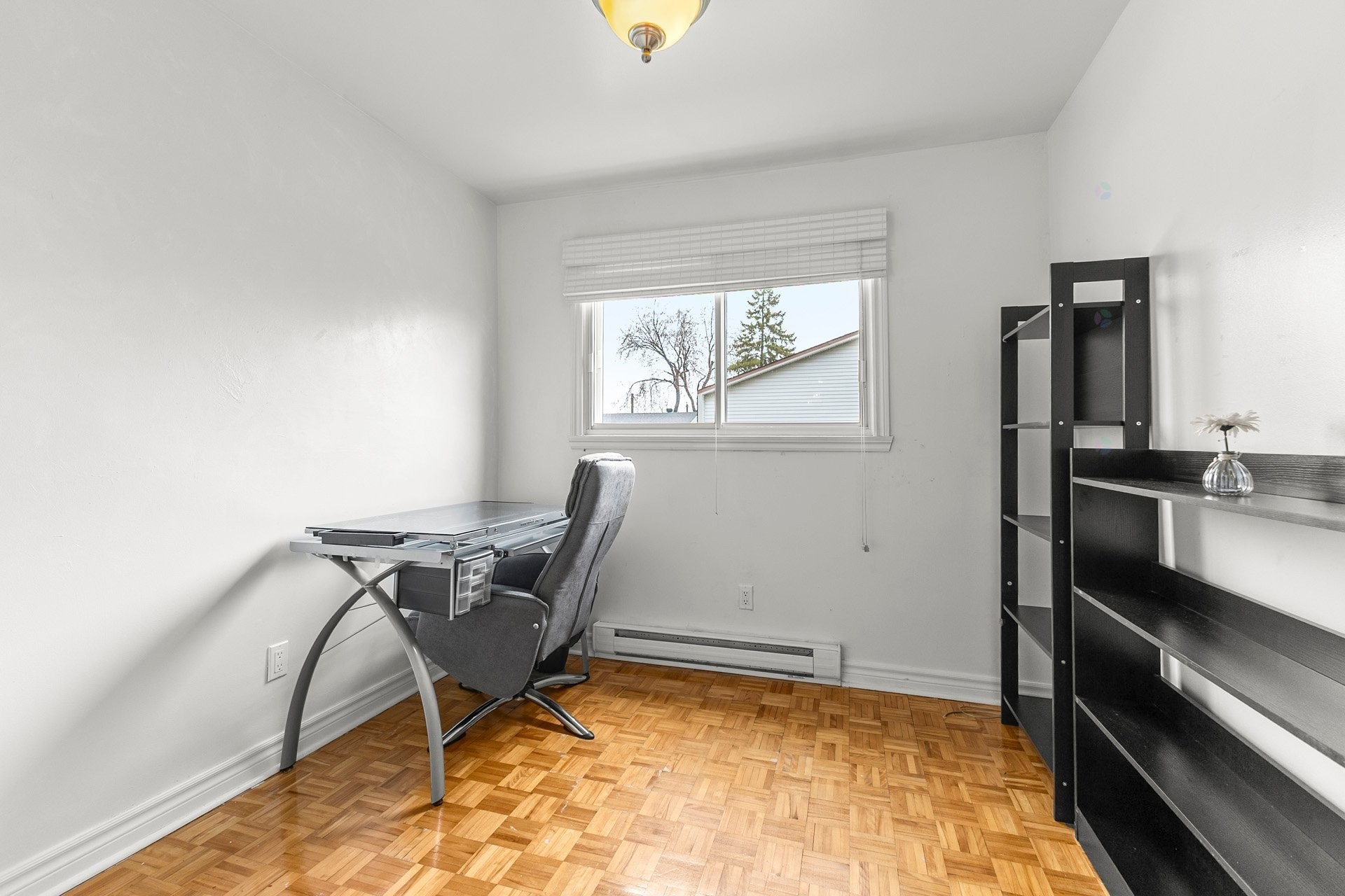 









4596Z


Rue Lake

,
Dollard-des-Ormeaux,




QC
H9G1G8

