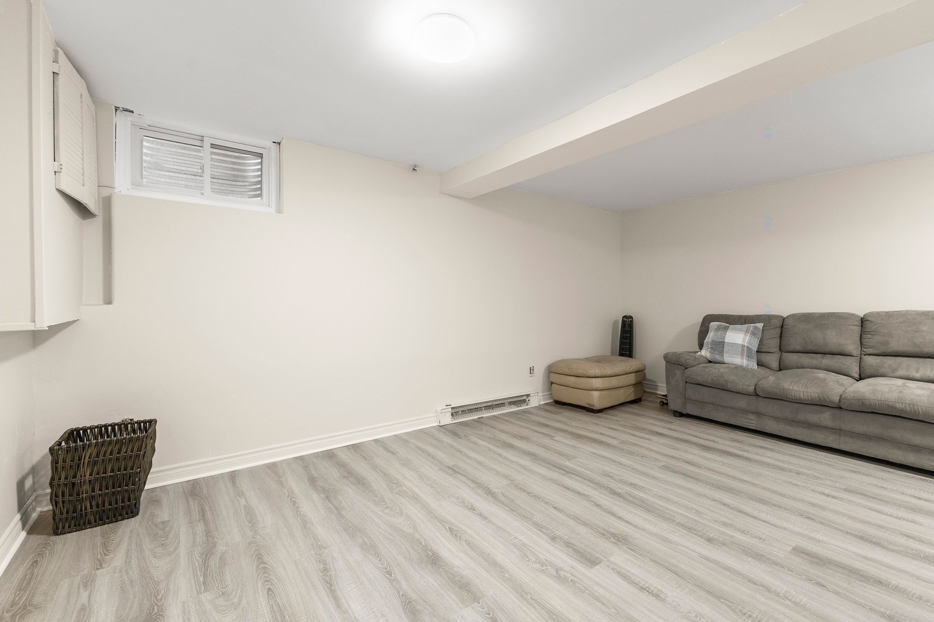 









4596Z


Rue Lake

,
Dollard-des-Ormeaux,




QC
H9G1G8

