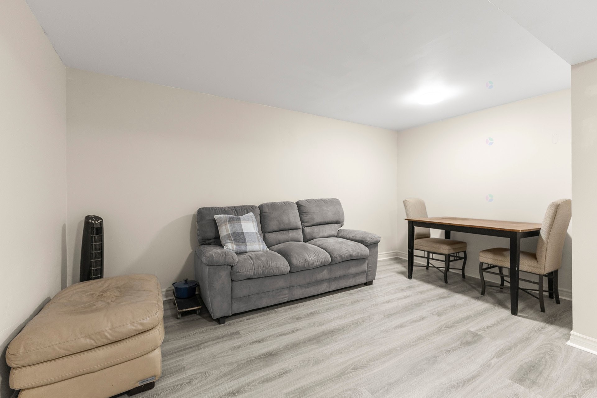 









4596Z


Rue Lake

,
Dollard-des-Ormeaux,




QC
H9G1G8

