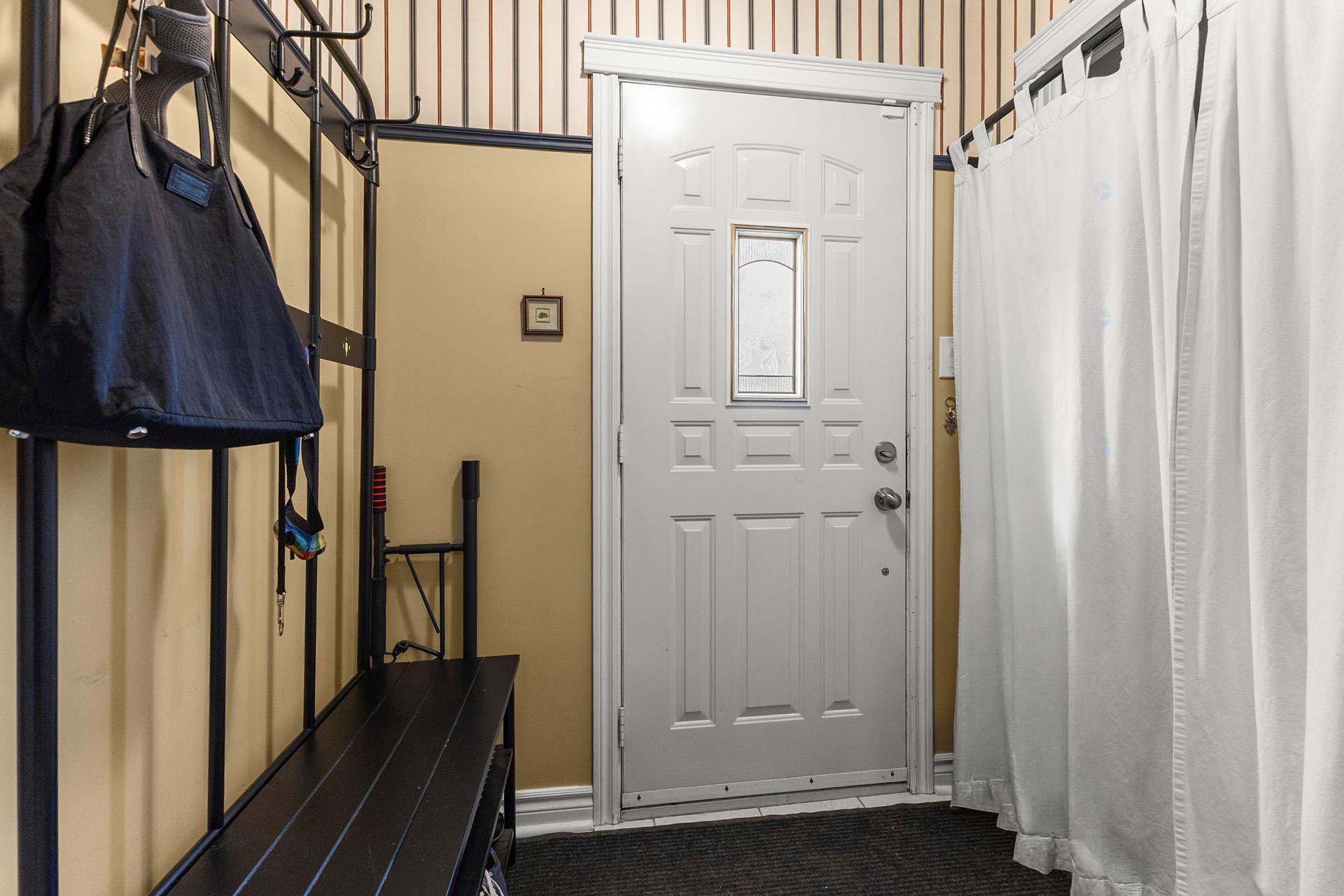 









4596Z


Rue Lake

,
Dollard-des-Ormeaux,




QC
H9G1G8

