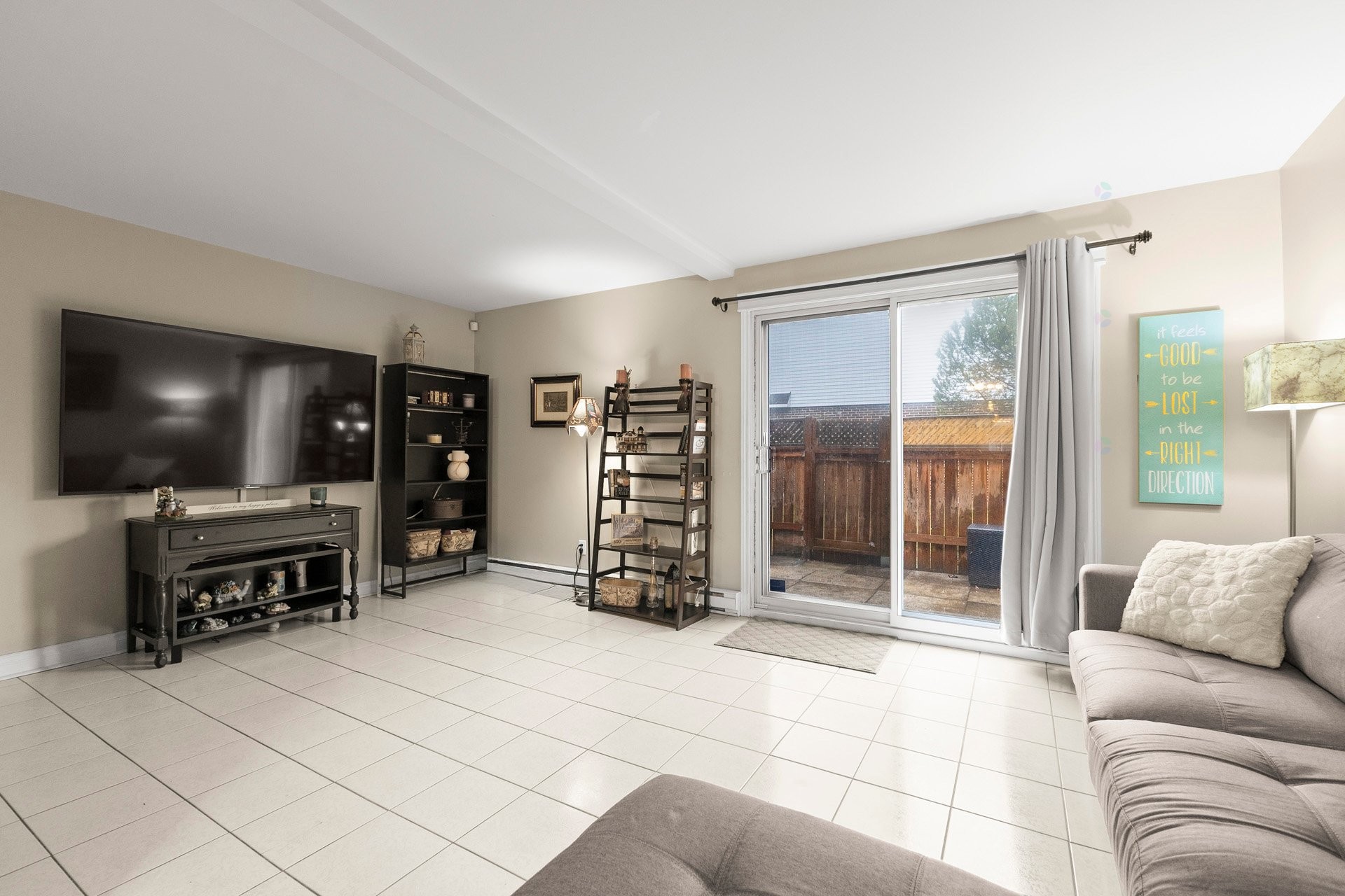 









4596Z


Rue Lake

,
Dollard-des-Ormeaux,




QC
H9G1G8

