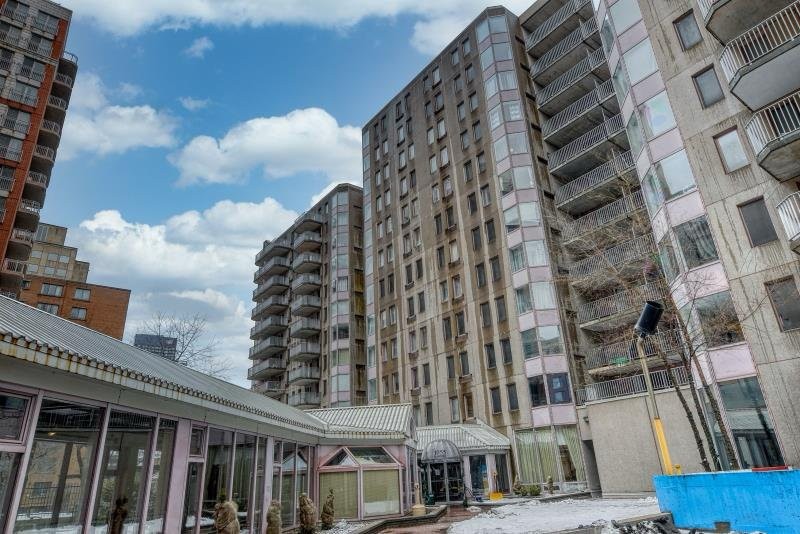 









1055


Rue St-Mathieu

, 241,
Montréal (Ville-Marie),




QC
H3H2S3

