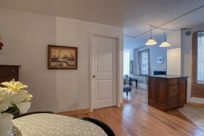 









1055


Rue St-Mathieu

, 241,
Montréal (Ville-Marie),




QC
H3H2S3

