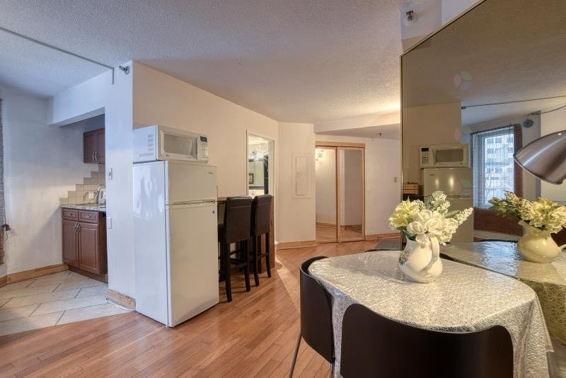 









1055


Rue St-Mathieu

, 241,
Montréal (Ville-Marie),




QC
H3H2S3

