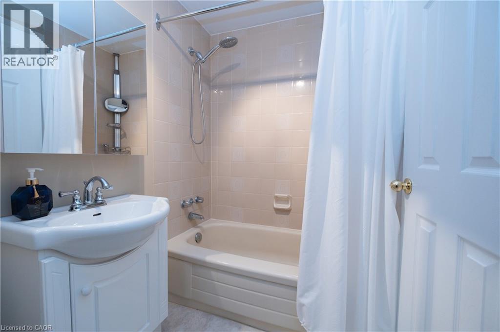 












LOWER-442 WOODS Lane

,
Cambridge,




Ontario
N3H5J4

