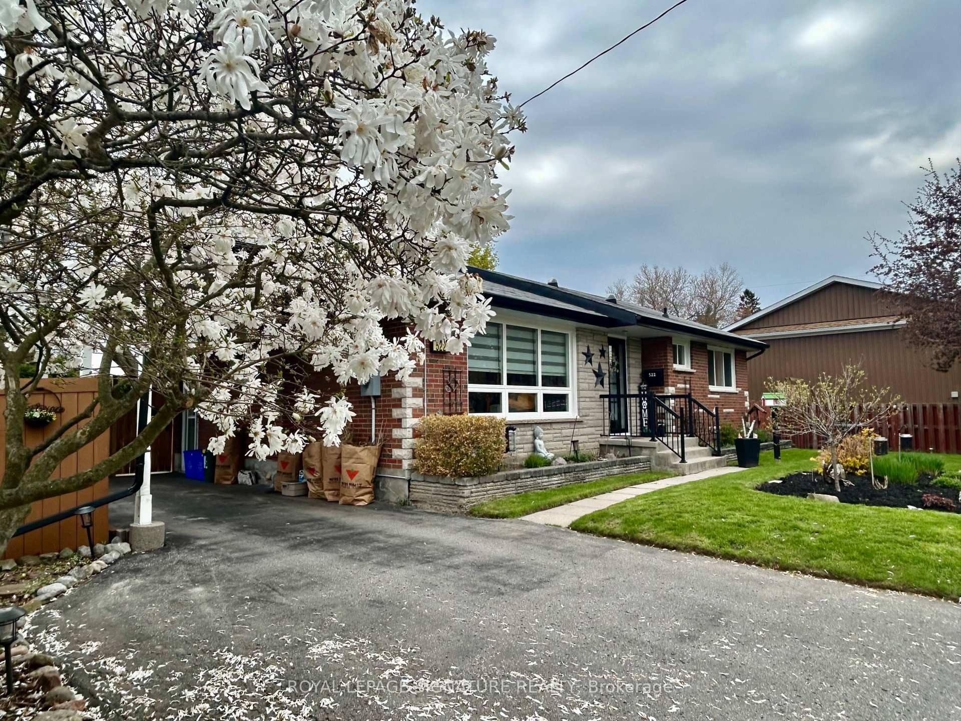 









522


Rosmere

Street,
Oshawa,




ON
L1J 5H6

