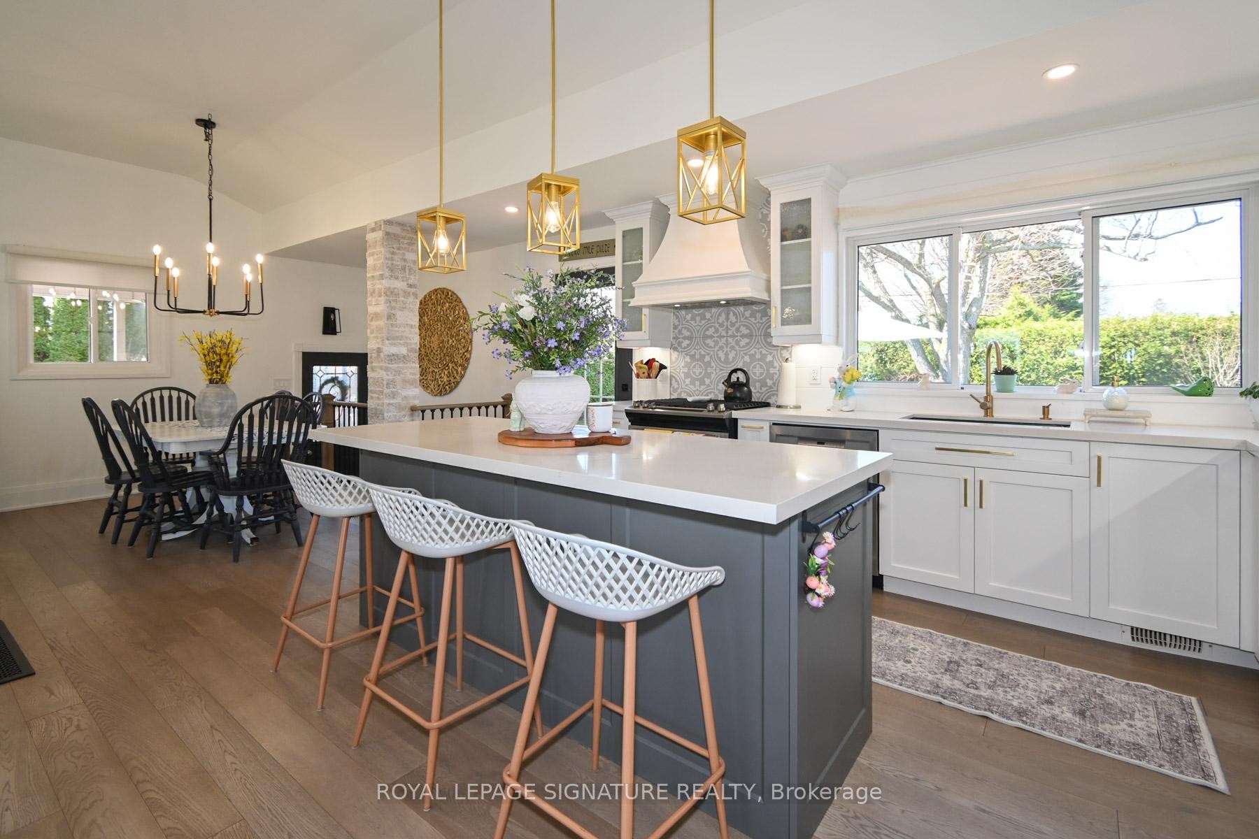 









522


Rosmere

Street,
Oshawa,




ON
L1J 5H6

