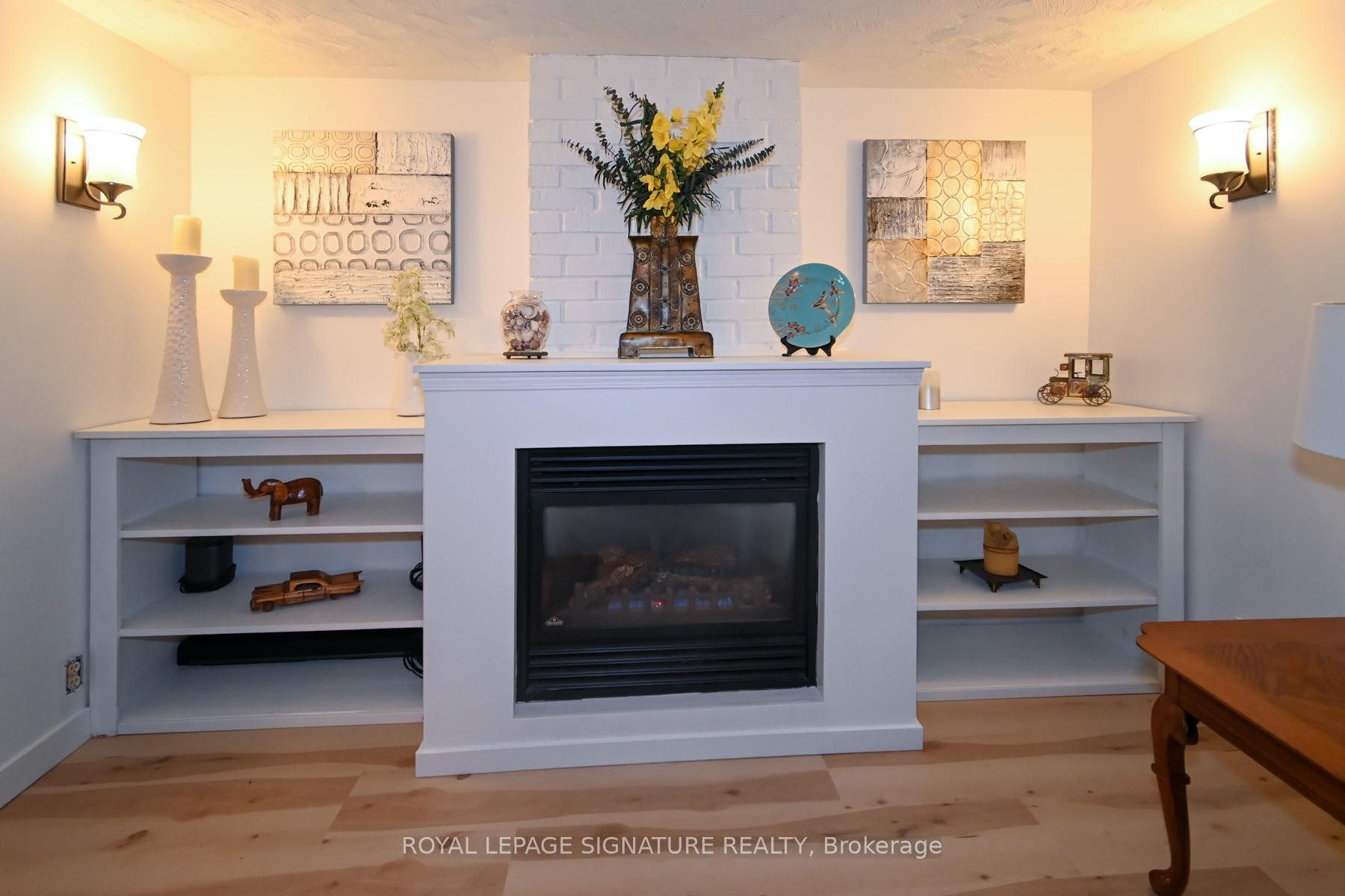 









522


Rosmere

Street,
Oshawa,




ON
L1J 5H6

