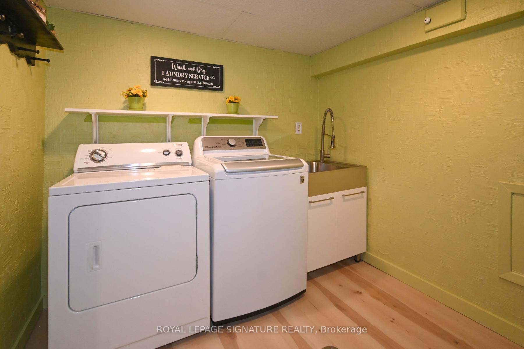 









522


Rosmere

Street,
Oshawa,




ON
L1J 5H6

