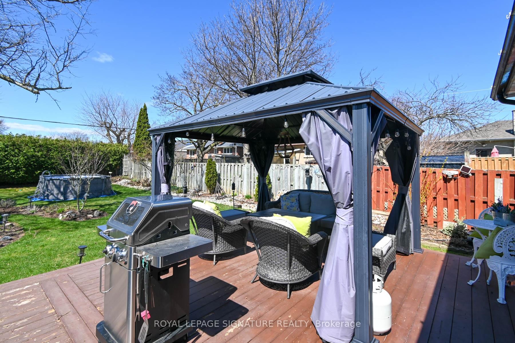 









522


Rosmere

Street,
Oshawa,




ON
L1J 5H6

