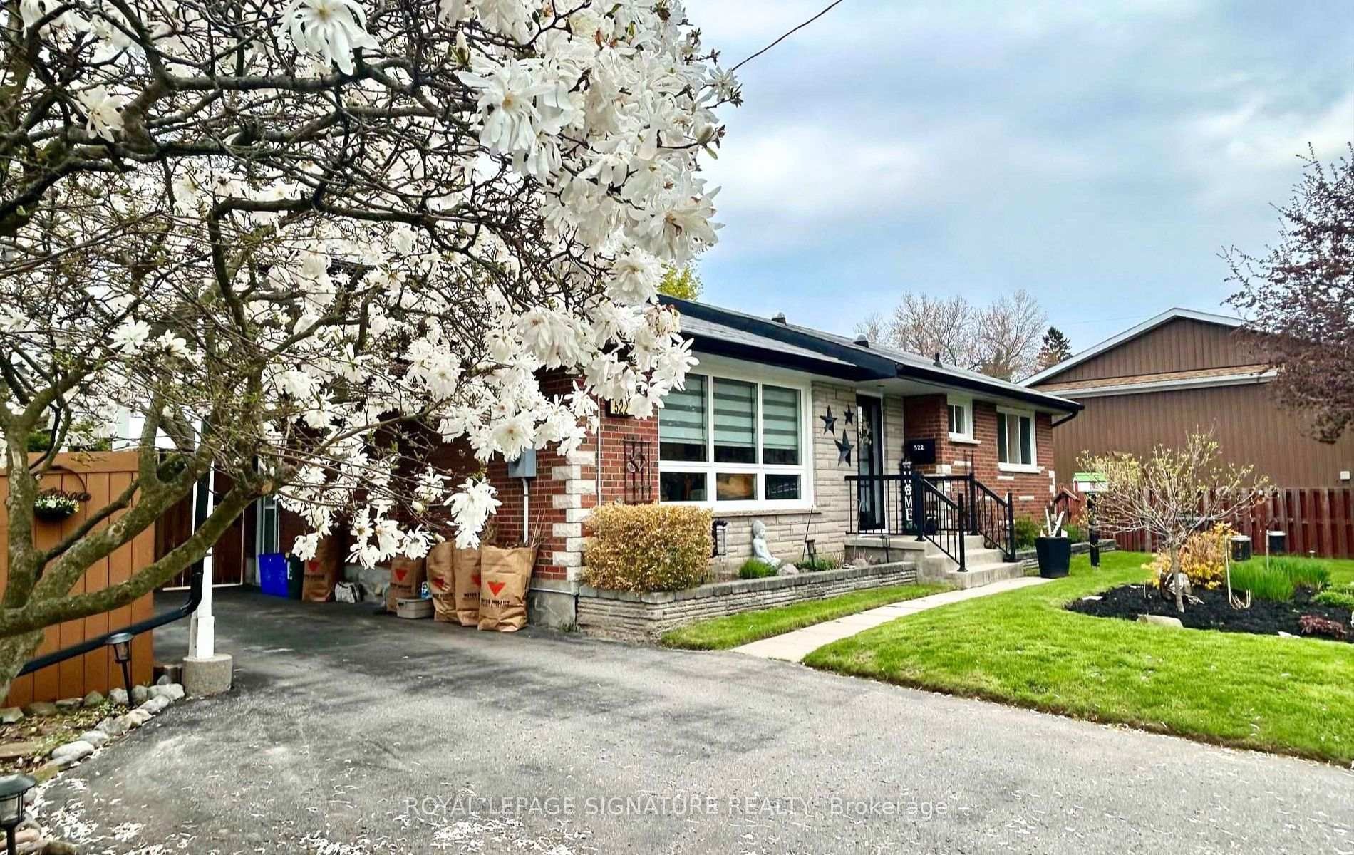 









522


Rosmere

Street,
Oshawa,




ON
L1J 5H6

